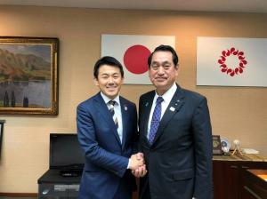 埼玉県議会議長と市長の写真
