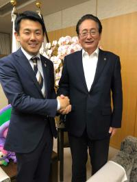上尾市長と市長の写真