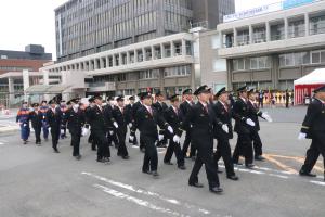 徒歩行進の様子