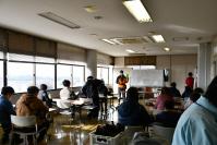 学習室で鳥合わせ