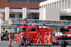 救助訓練時の指令内容確認中の様子