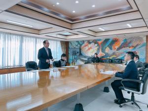 第5期自治基本条例推進委員会答答申書提出式の様子