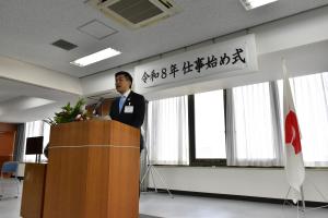 仕事始め式での市長挨拶の様子