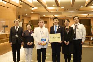 戸田中央総合健康管理センター職員との集合写真