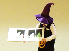 ハロウィンおはなし会の様子
